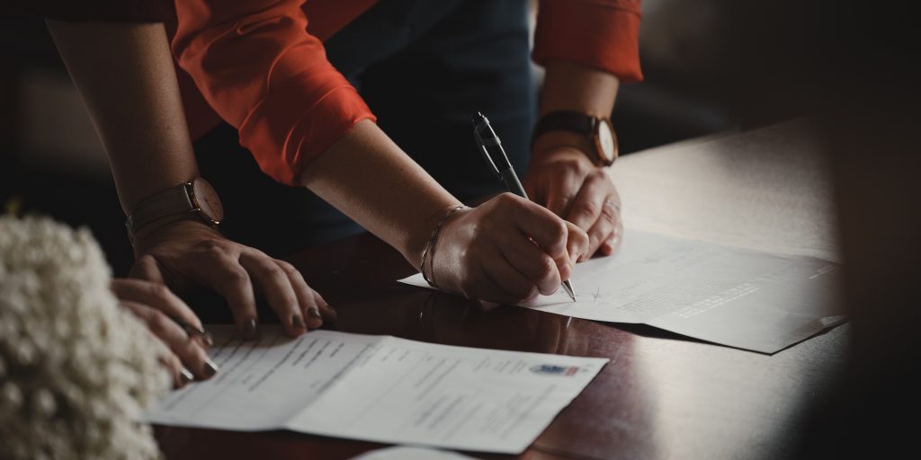 contract signing